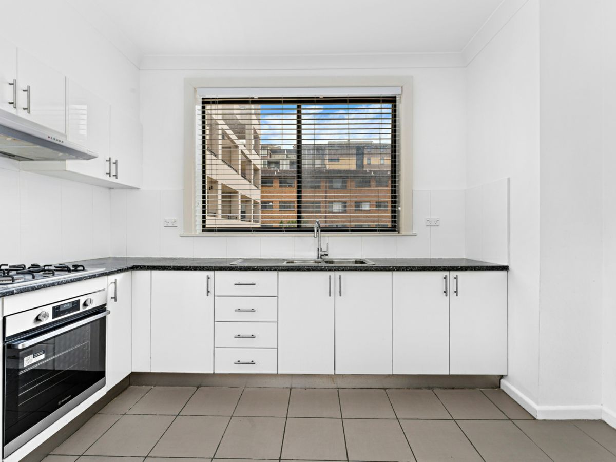 13/24 Market Street, Wollongong - image 1