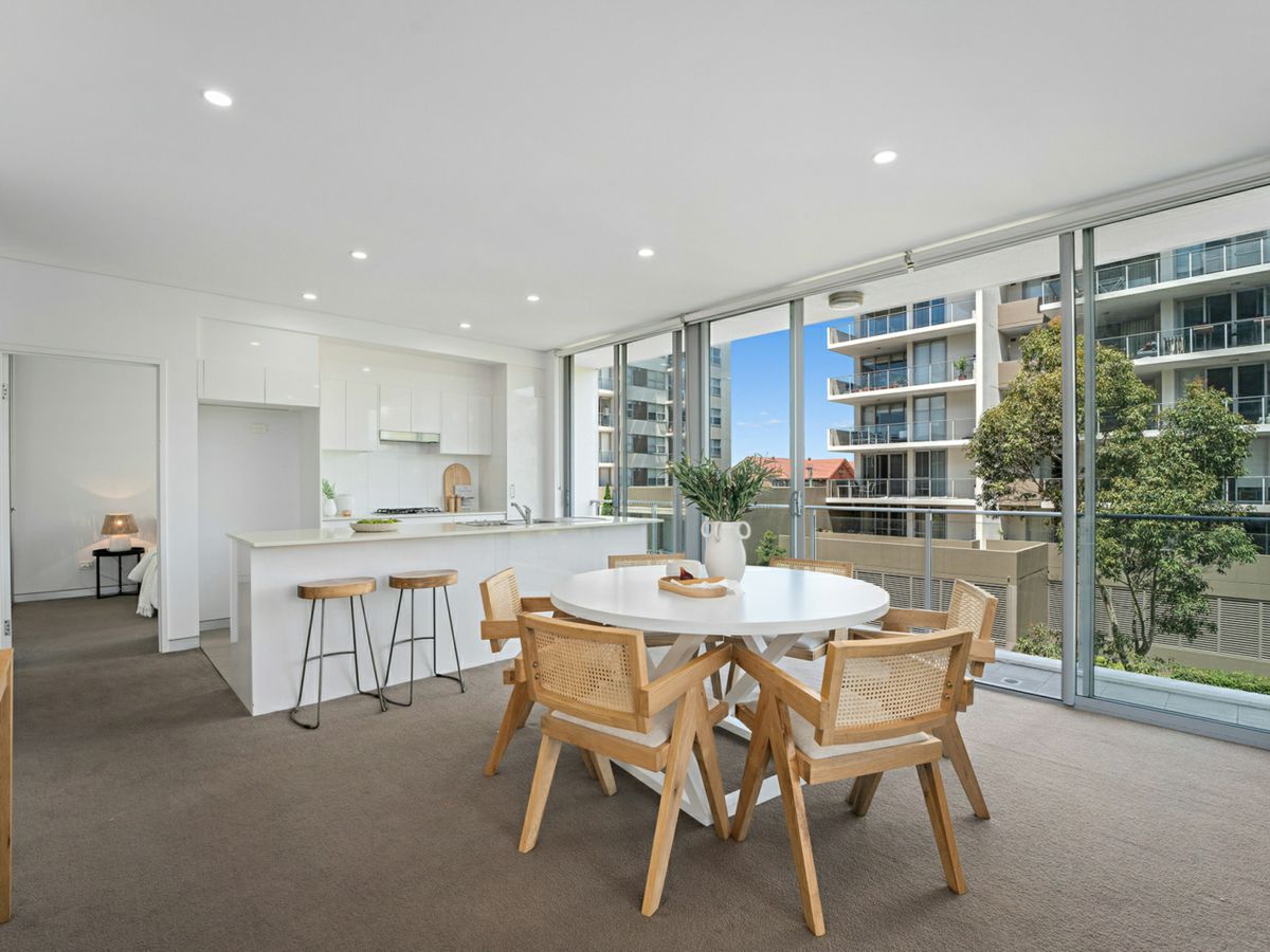 71/22 Gladstone Ave, Wollongong - image 3