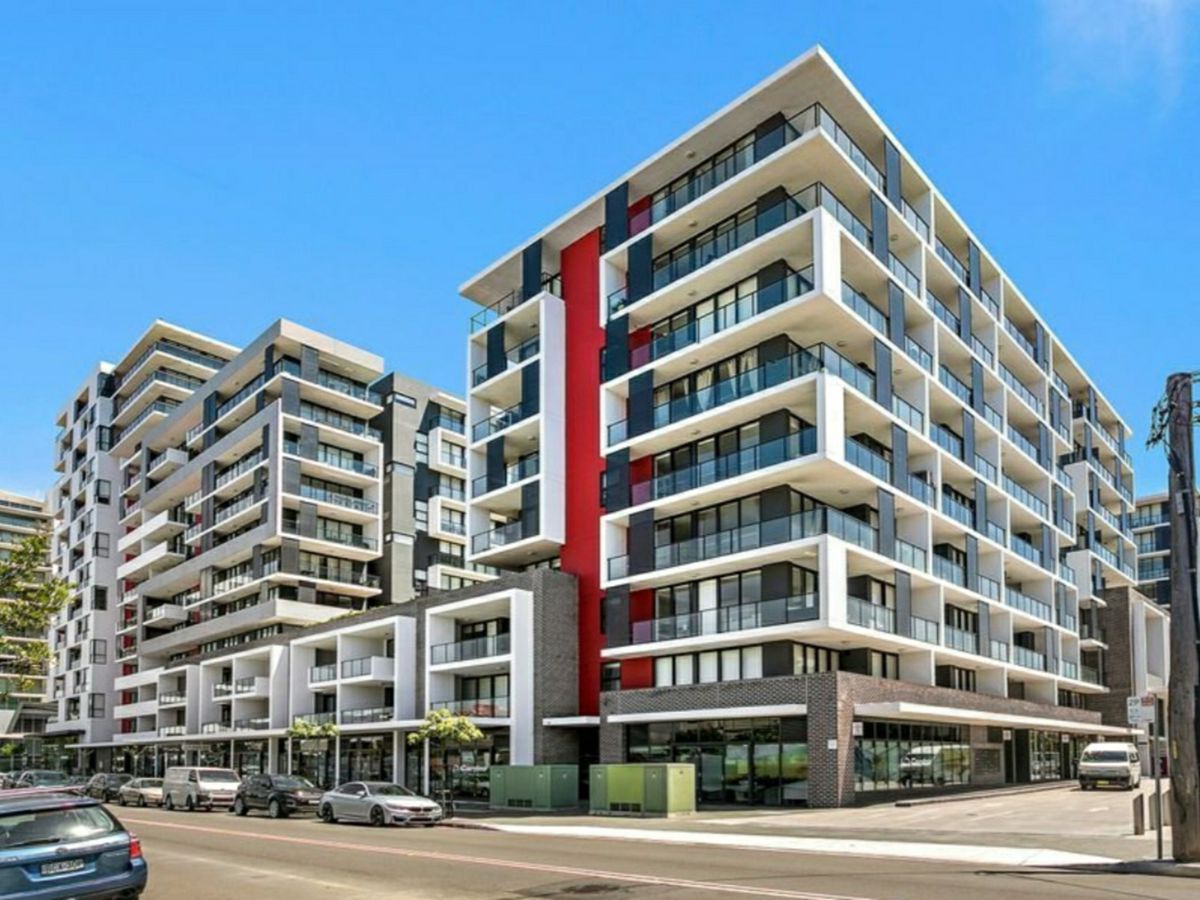 D604/16 Burelli Street, Wollongong - image 1