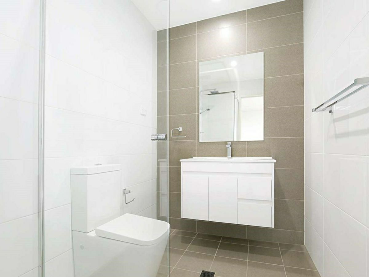 D604/16 Burelli Street, Wollongong - image 3