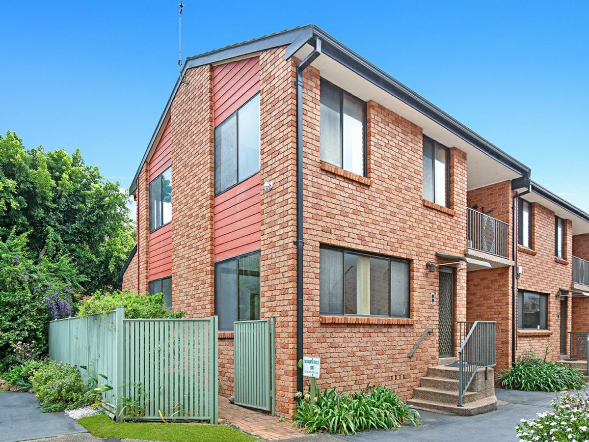1/35 Kembla St, Wollongong - image 1