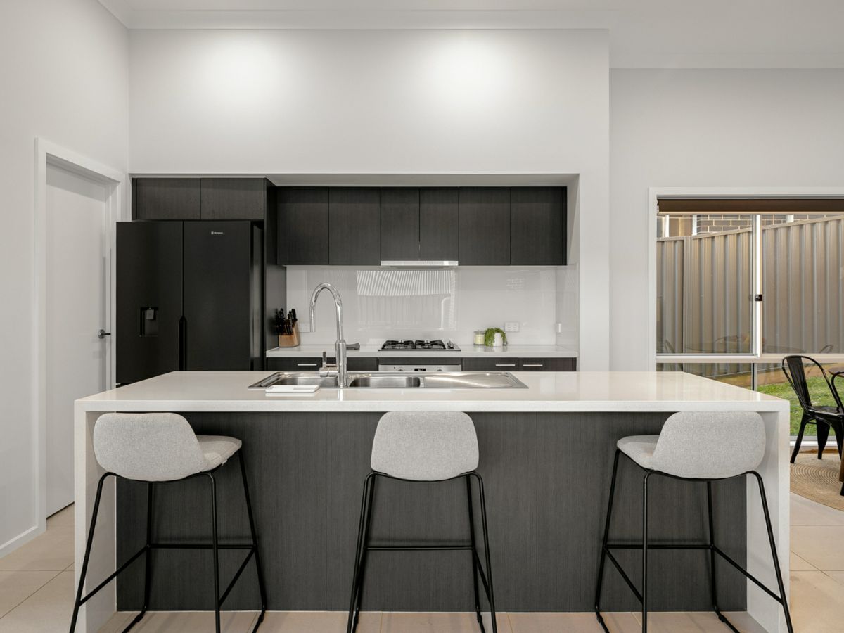 11 Harper Street, Calderwood - image 2
