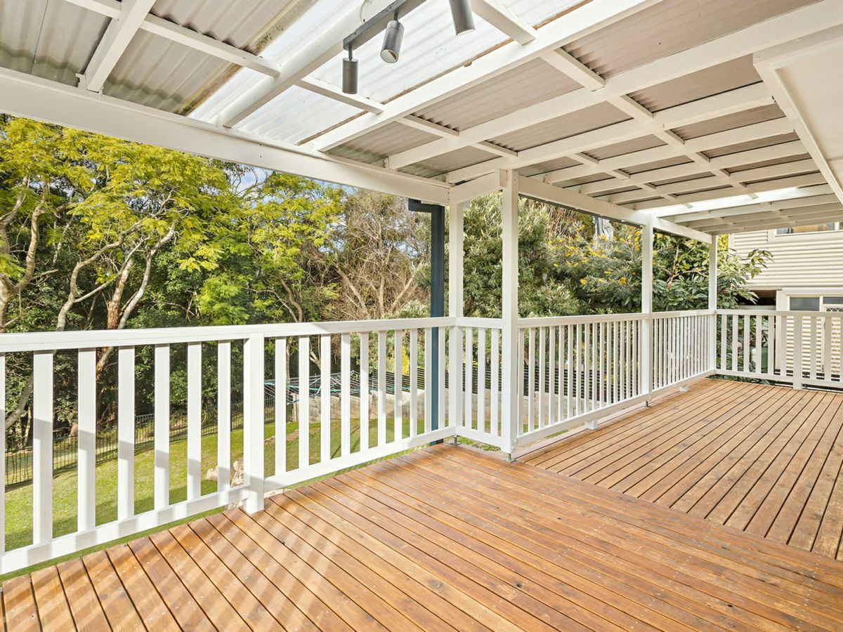 11 Cudgee Cres, Mount Kembla - image 1