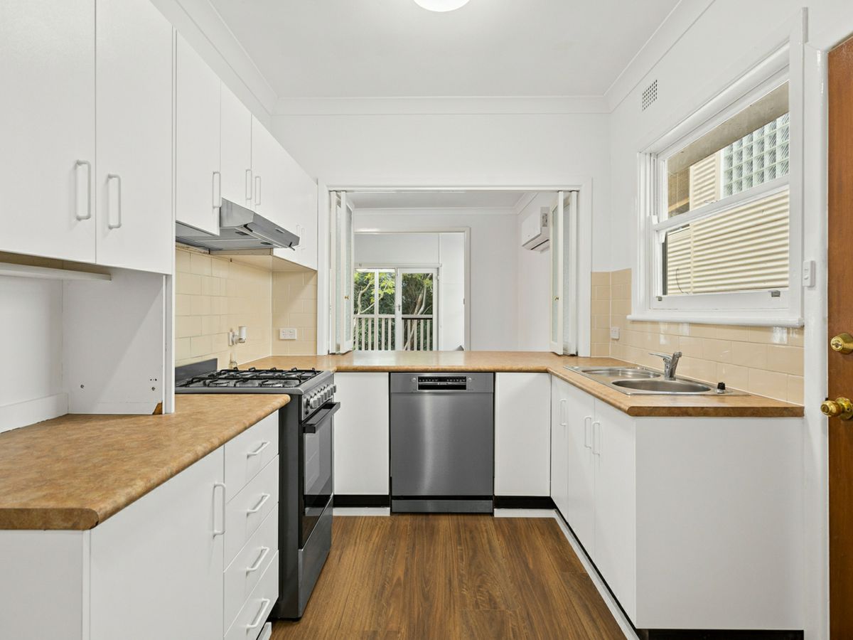 11 Cudgee Cres, Mount Kembla - image 2