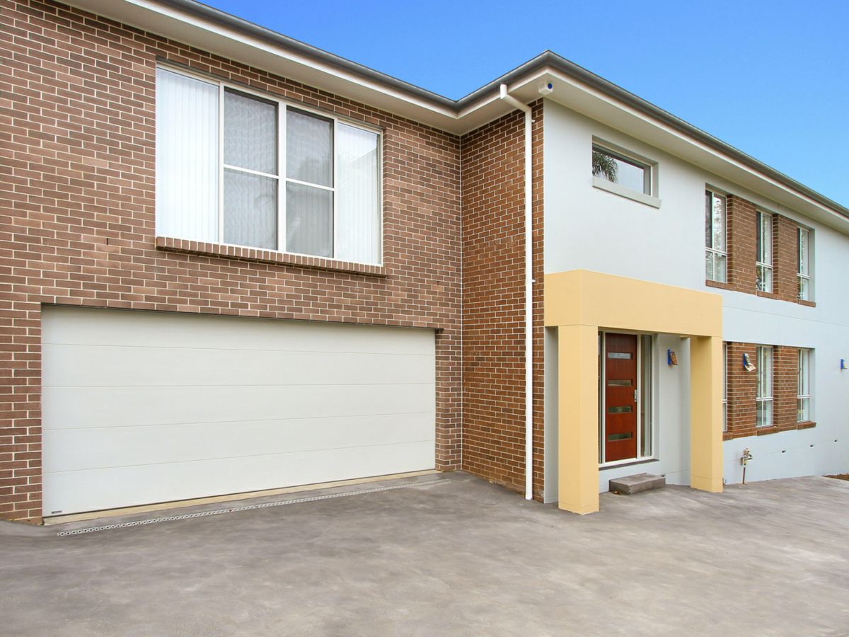 2/27A Mckenzie Ave, Wollongong - image 1