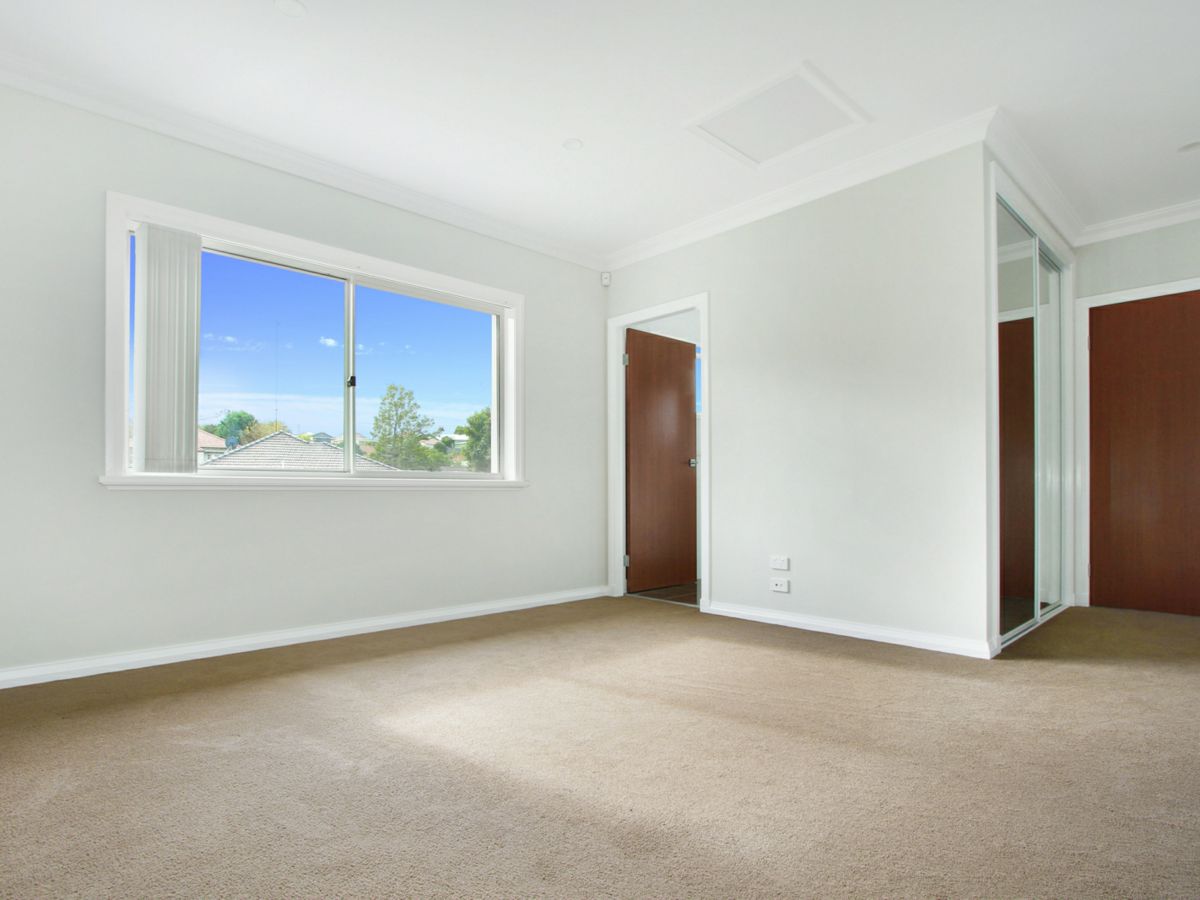2/27A Mckenzie Ave, Wollongong - image 3