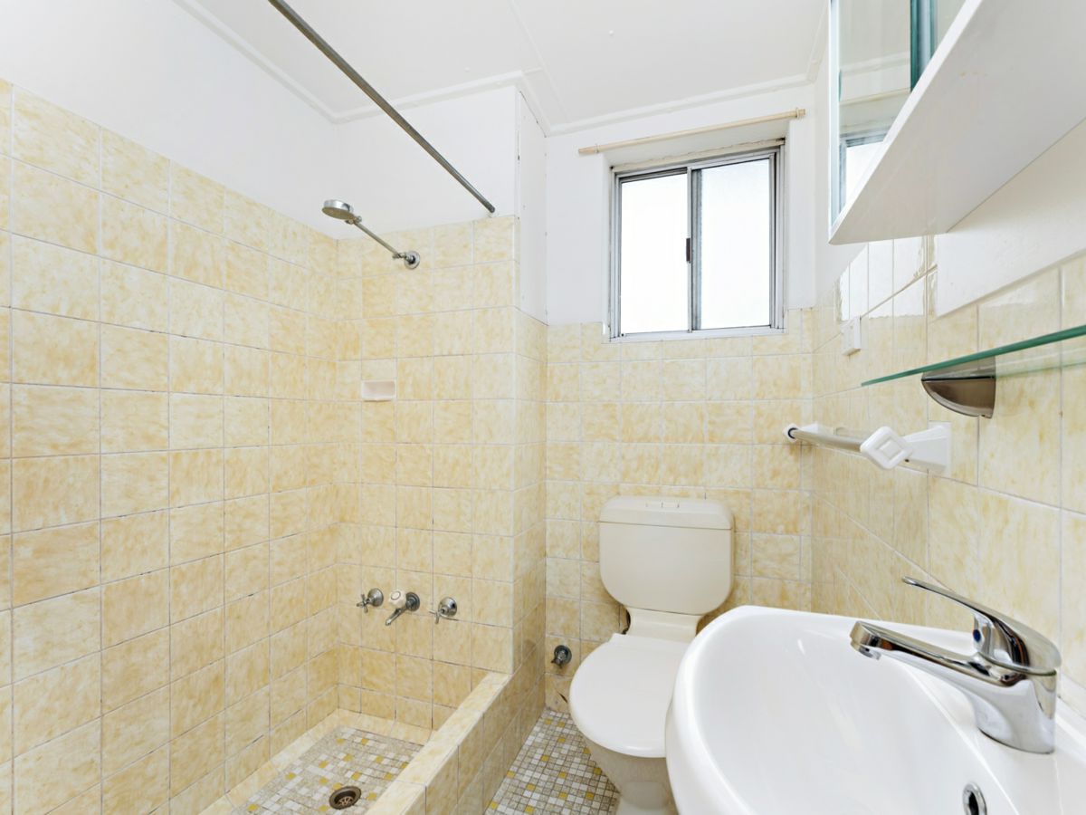 7/4 Northcote Street, Wollongong - image 3