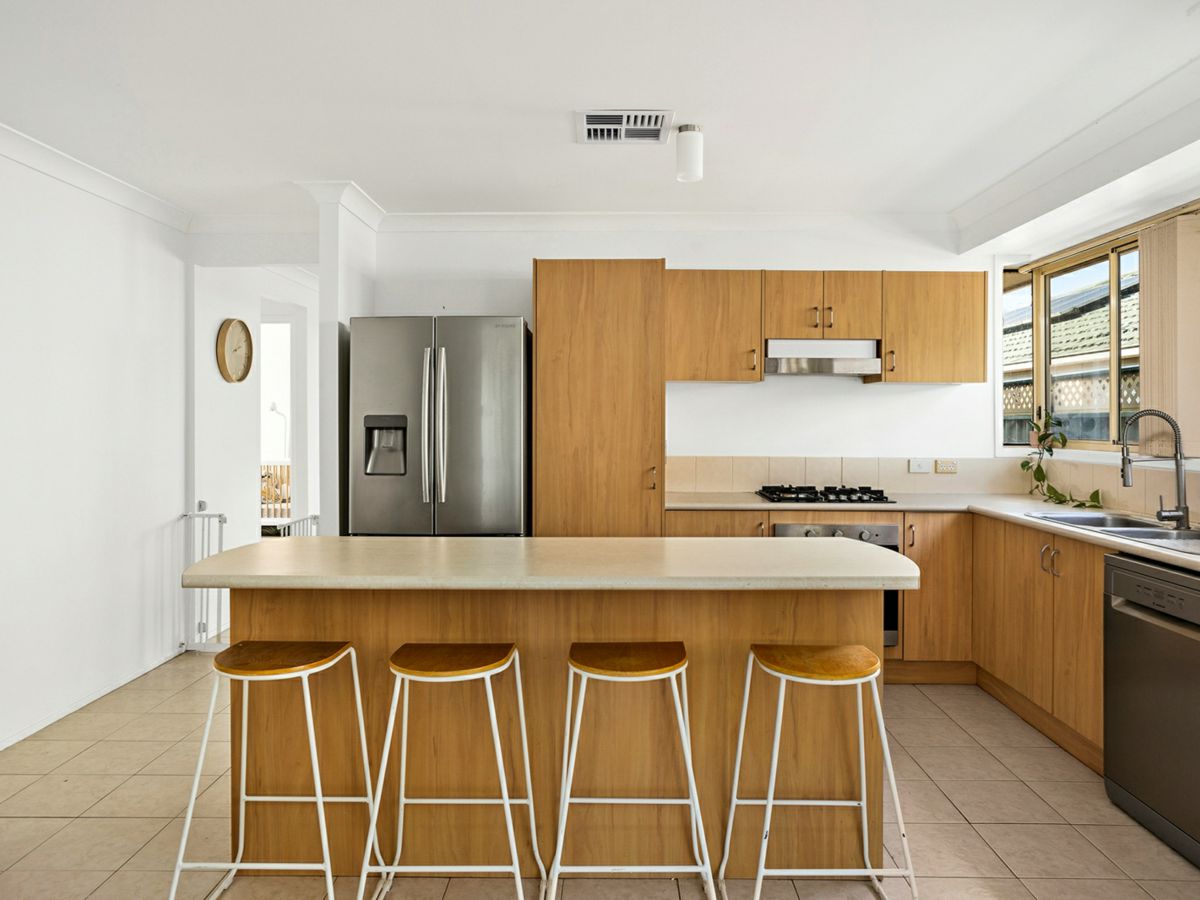 72 Sunnybank Crescent, Horsley - image 2