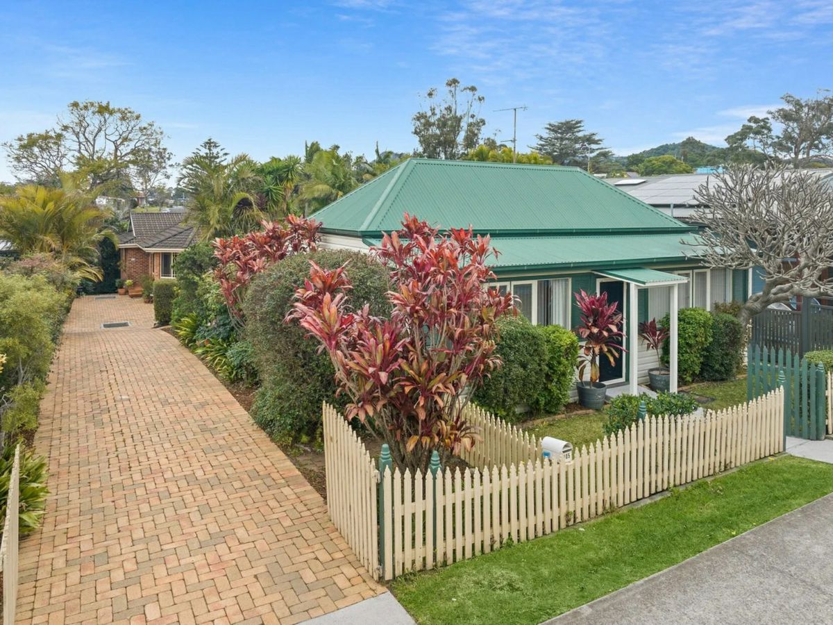 105 Mount Keira Rd, West Wollongong - image 2