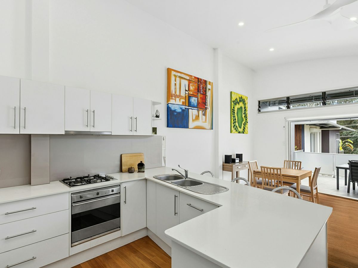 2/240 Terrigal Drive, Terrigal - image 1