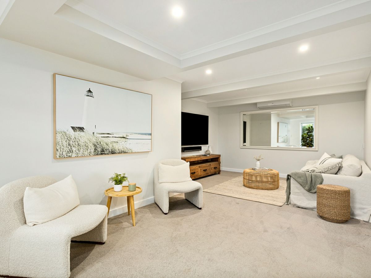 9 Bangalow Road, Thirroul - image 3