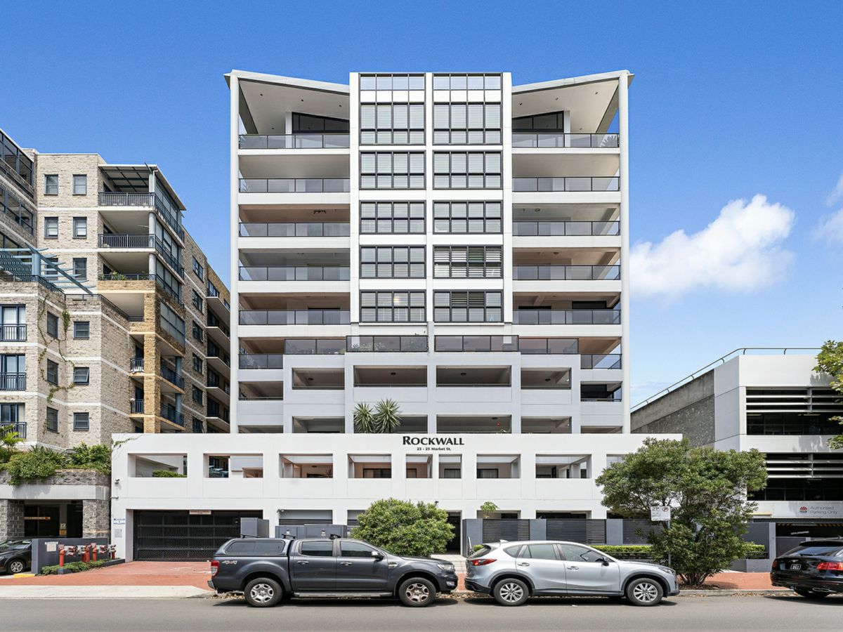34/23 Market Street, Wollongong - image 1