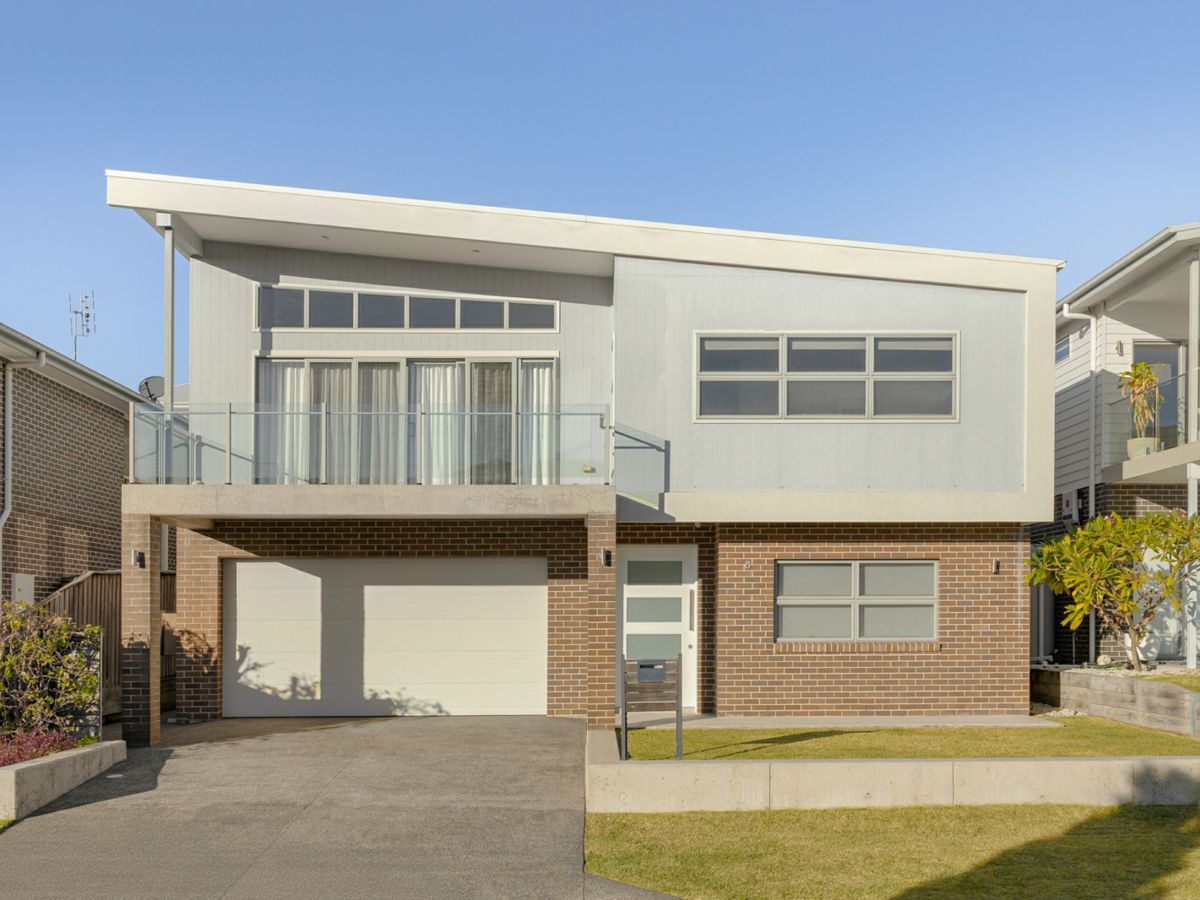 8 Air Avenue, Bulli - image 1