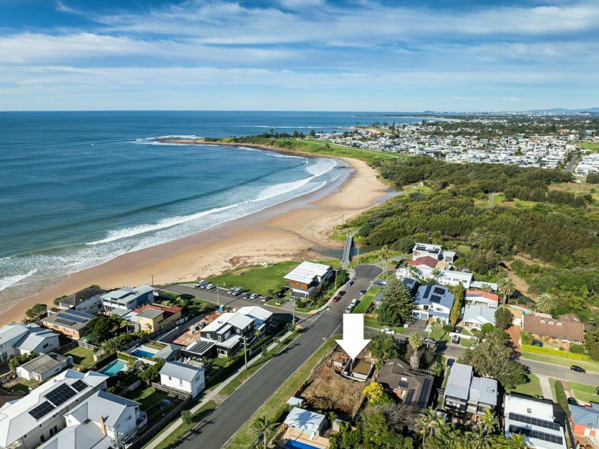 12 Corbett Avenue, Thirroul - image 1