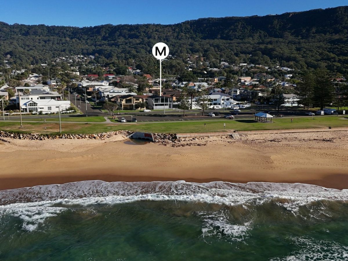 16 Cliff Parade, Thirroul - image 1