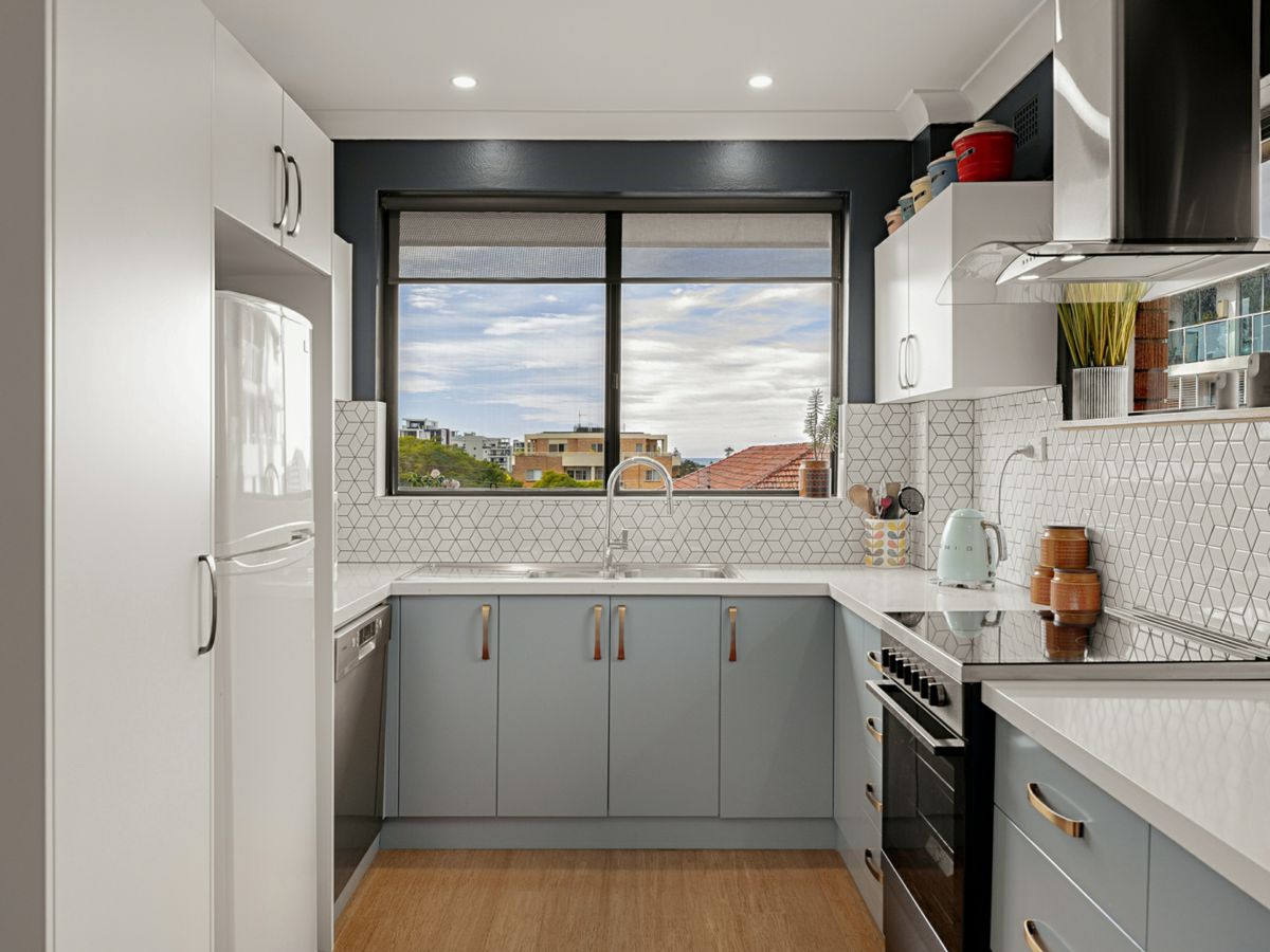 17/60 Campbell Street, Wollongong - image 2