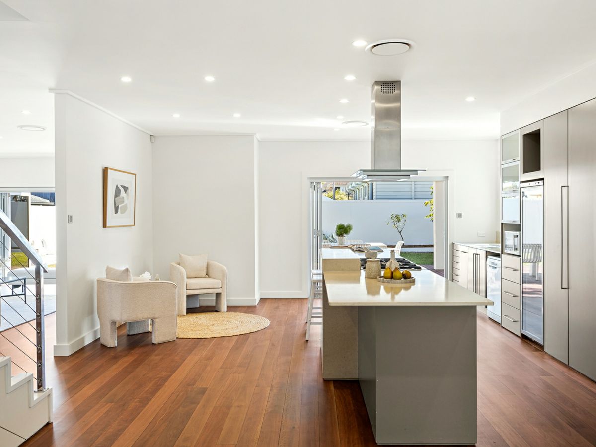 22 McCauley Street, Thirroul - image 3
