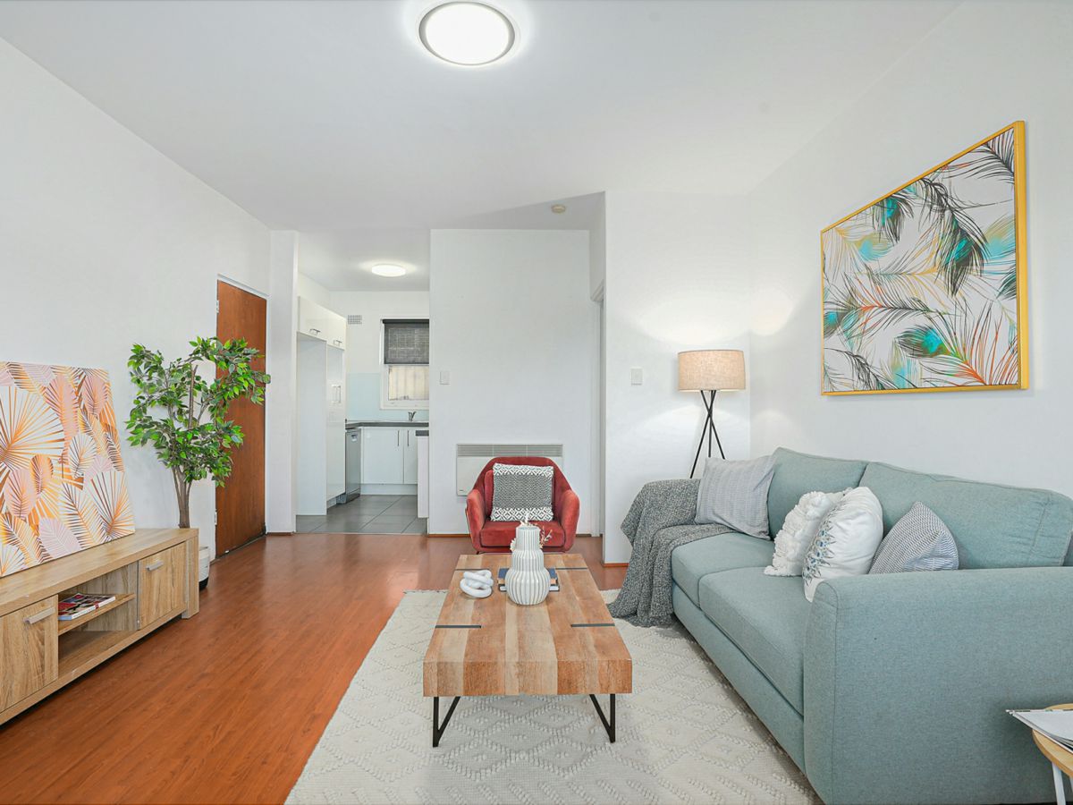 2/53 Cronulla Street, Carlton - image 2
