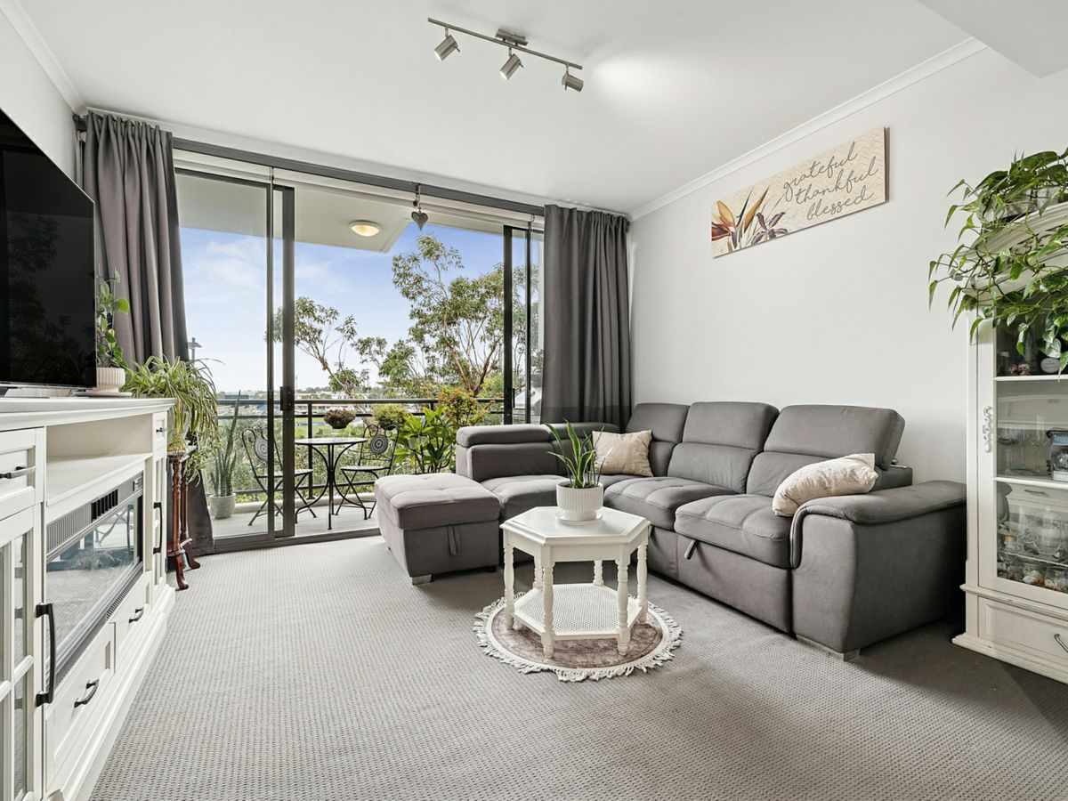 24C/541 Pembroke Road, Leumeah - image 1