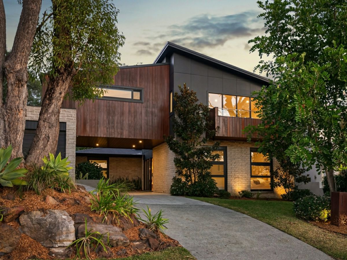 19 Moons Avenue, LUGARNO