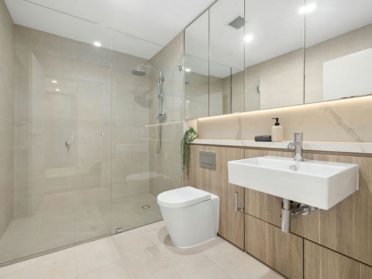 706/12 Woniora Road, Hurstville - image 3