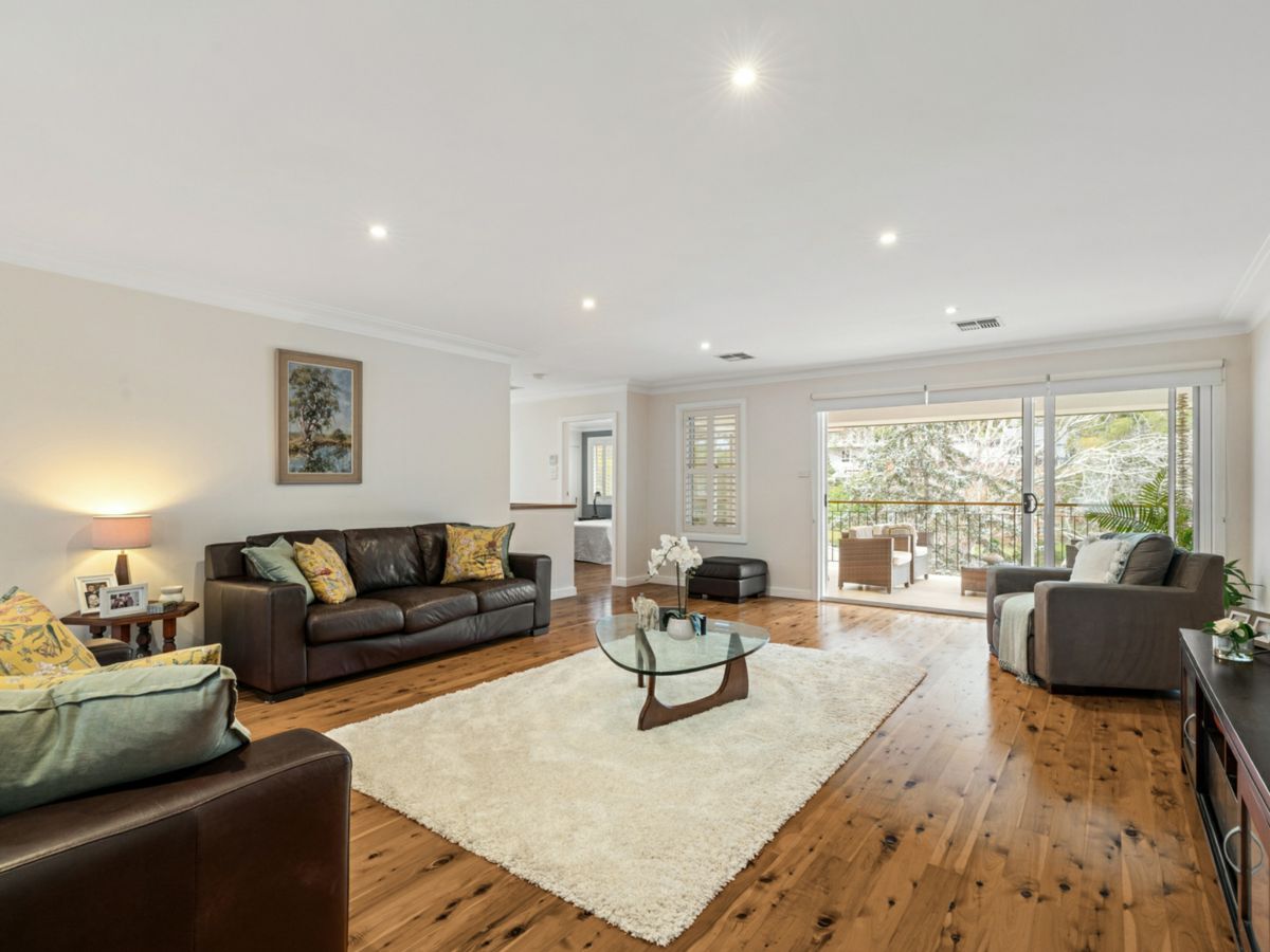 9 Tate Place, Lugarno - image 2