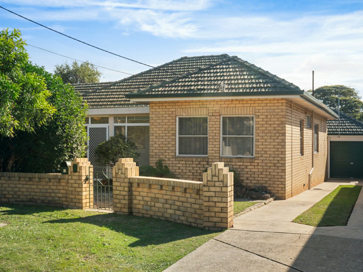 17 Moya Crescent, Kingsgrove - image 2