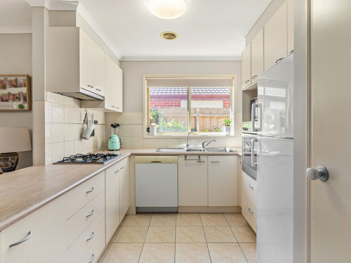 17 Francis Crescent, Langwarrin - image 2