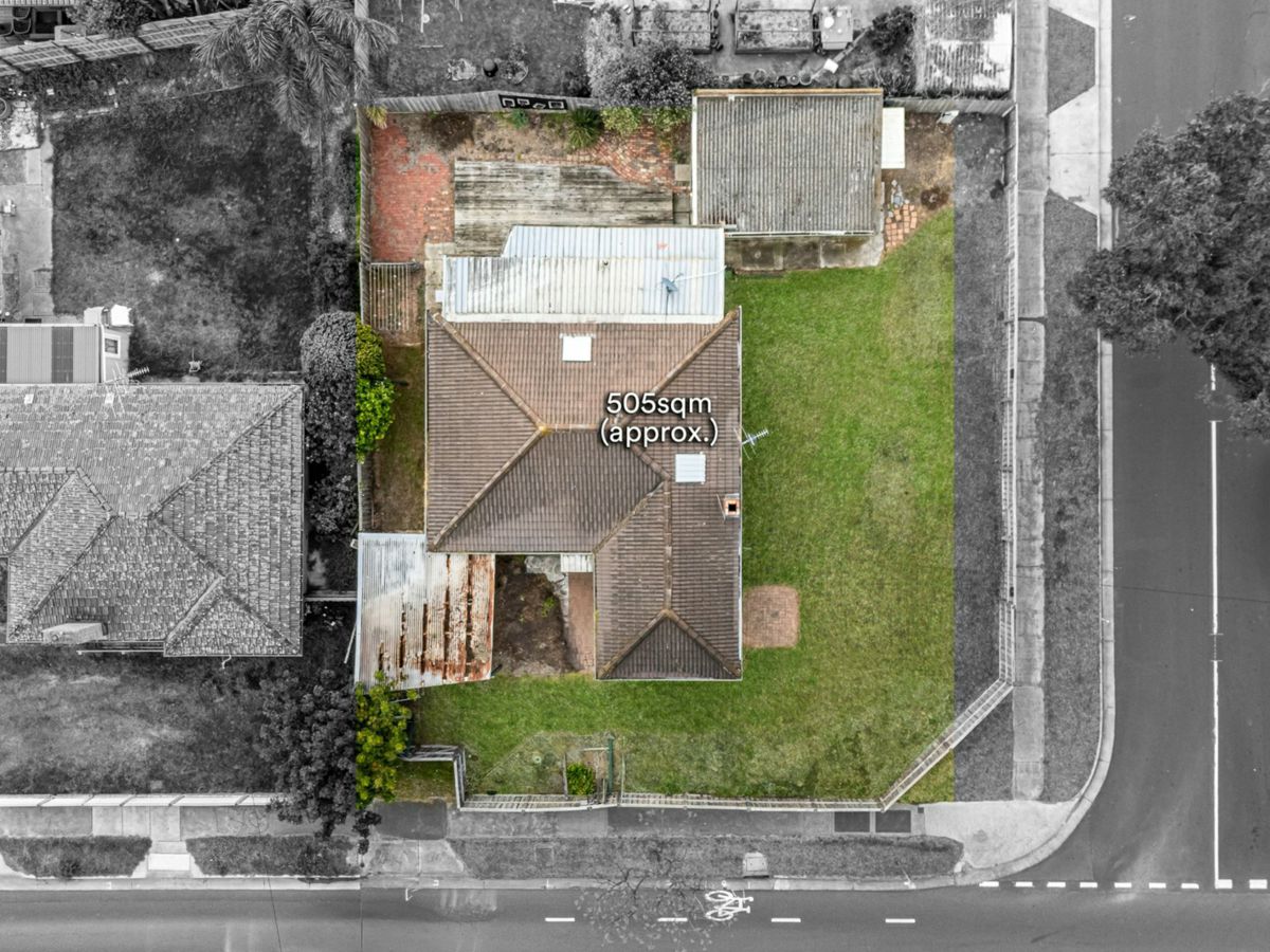 29 Thames Promenade, Chelsea - image 2