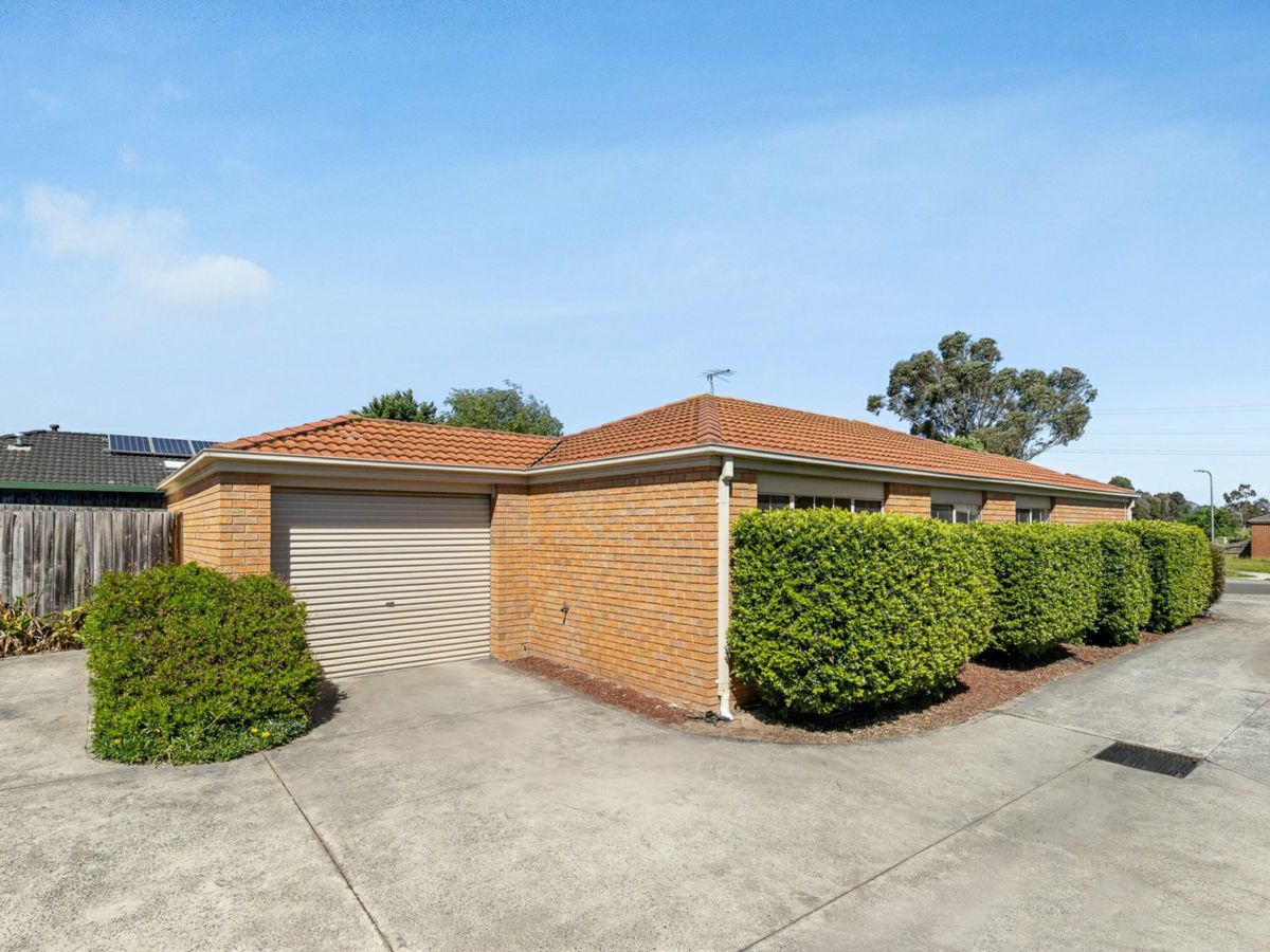 6/19 Maculata Drive, Cranbourne West - image 2