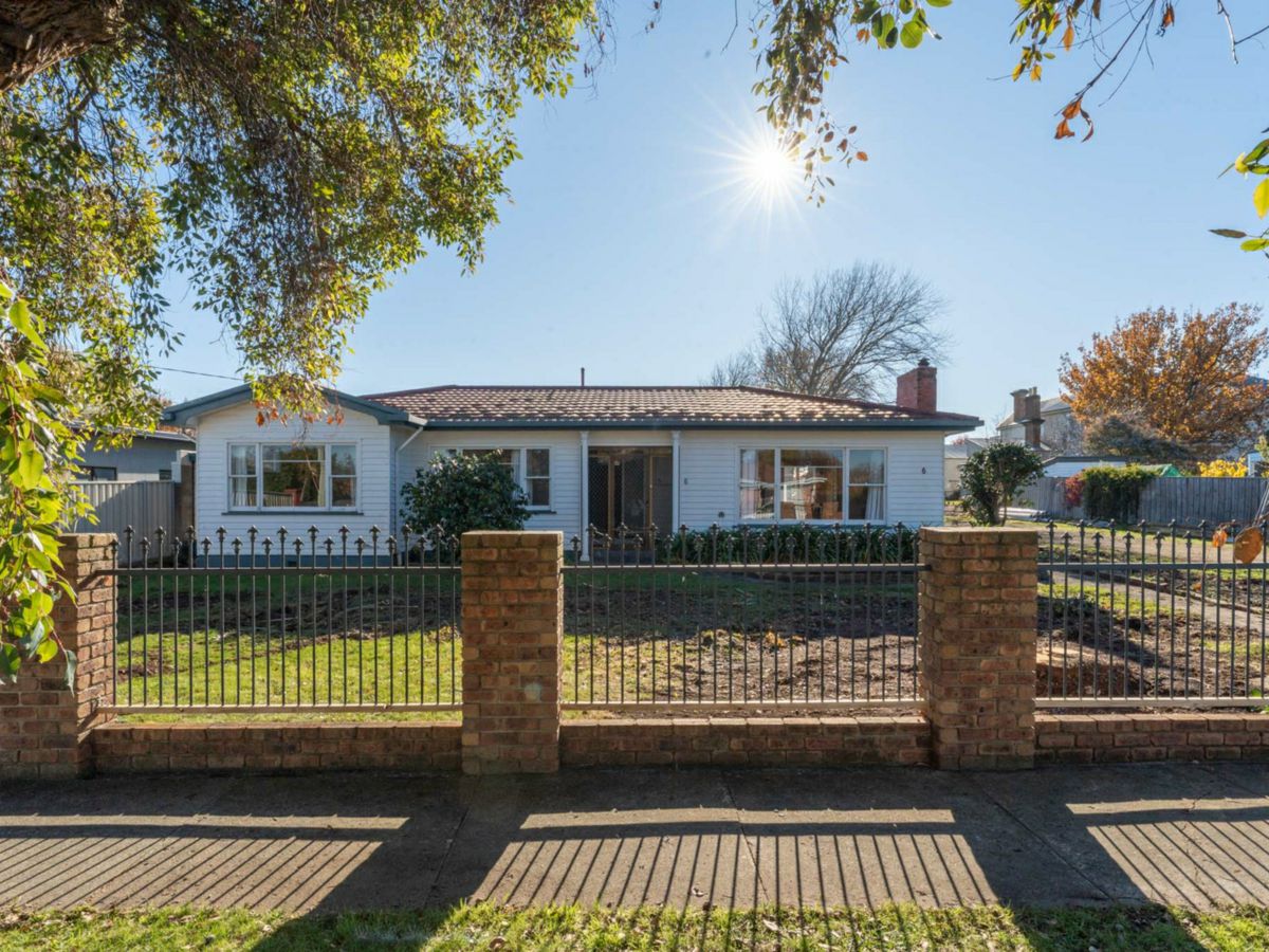 6 James Street, Devonport - image 1