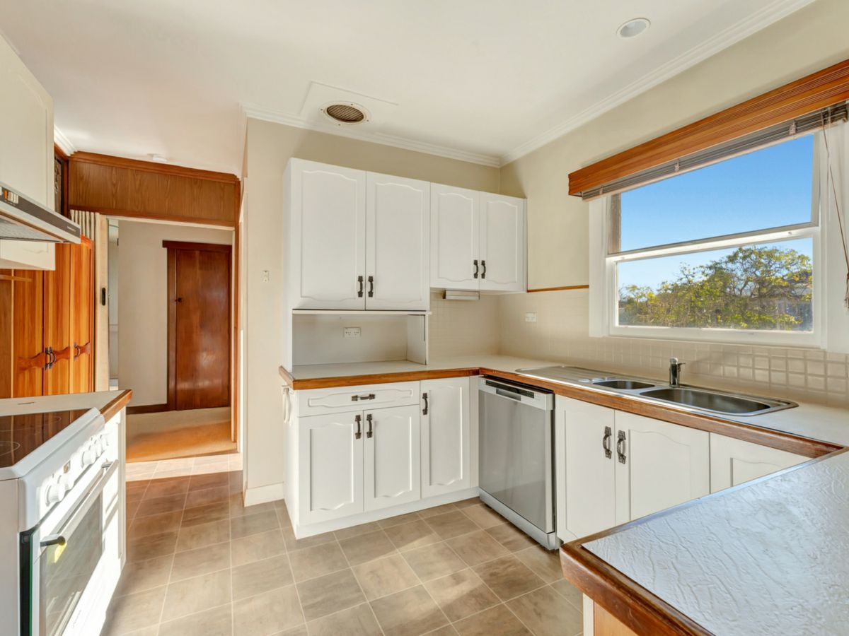 6 James Street, Devonport - image 2