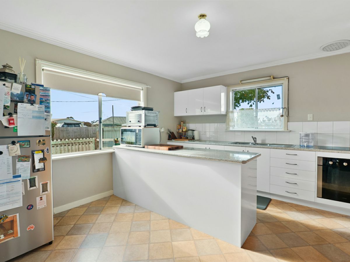 105 Bird Street, Montello - image 3