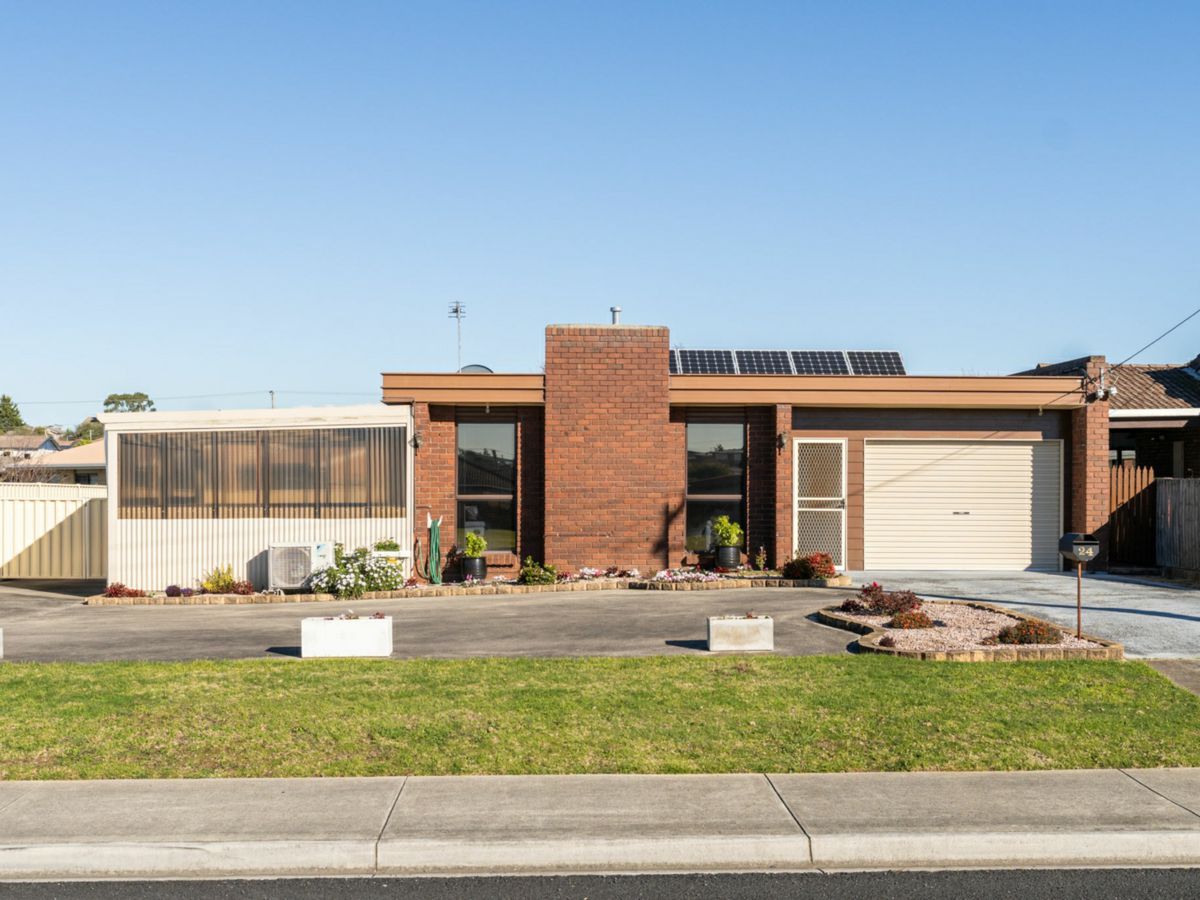 24 Roberts Court, Devonport - image 1