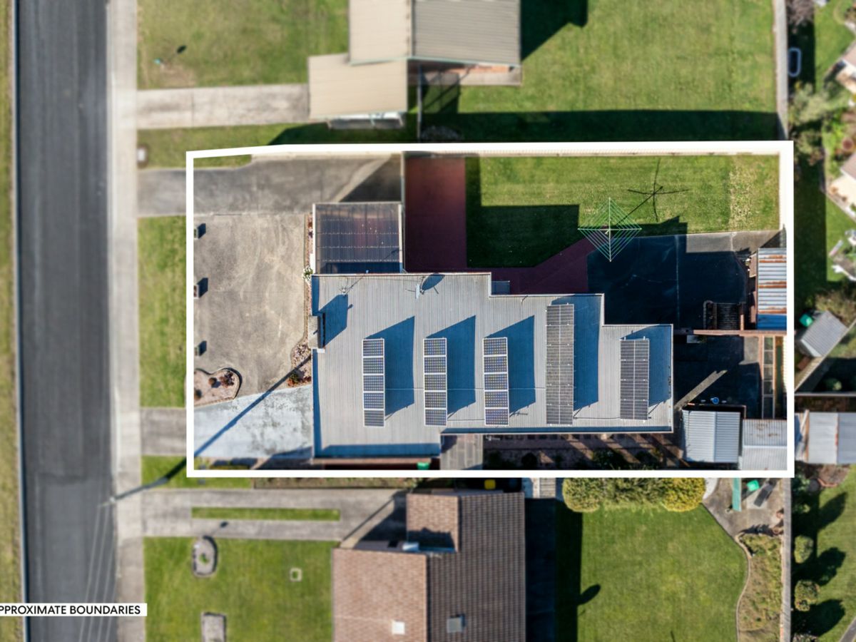 24 Roberts Court, Devonport - image 2
