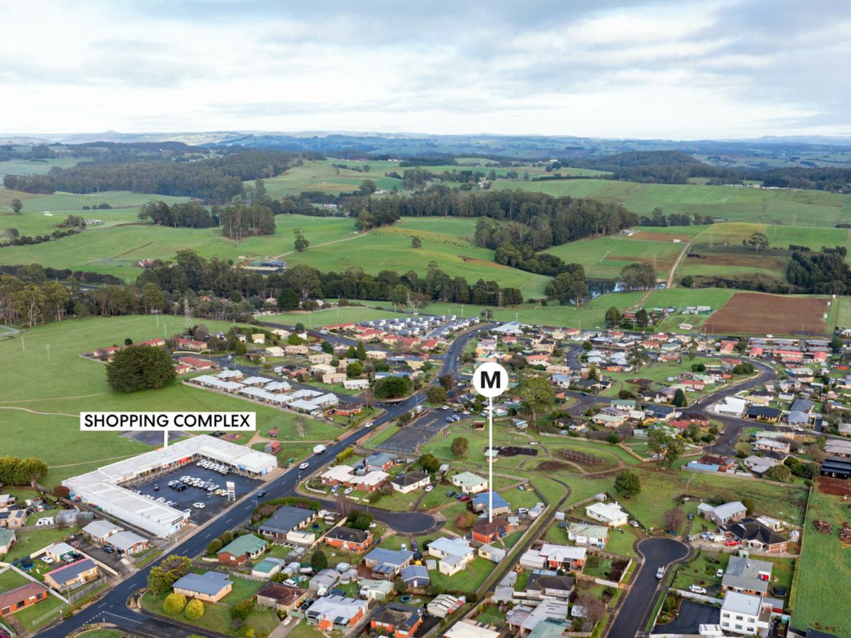 7 Agar Court, Shorewell Park - image 1
