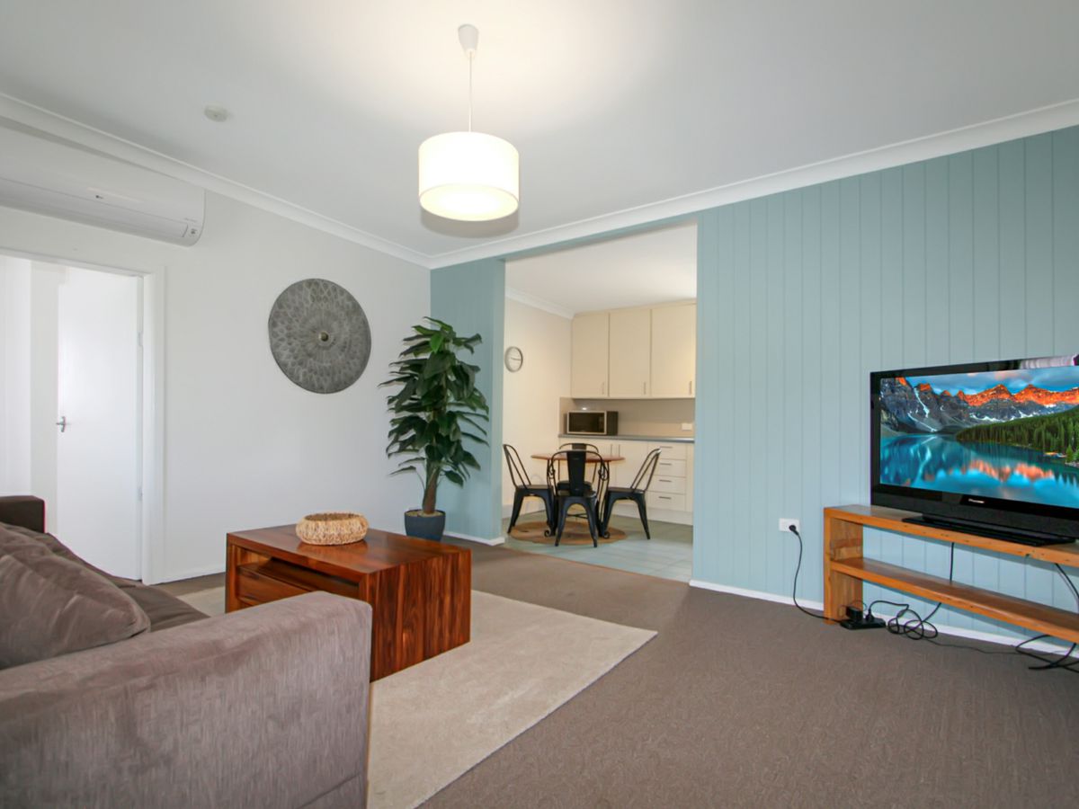 74 Hawkins Street, Cooma - image 3