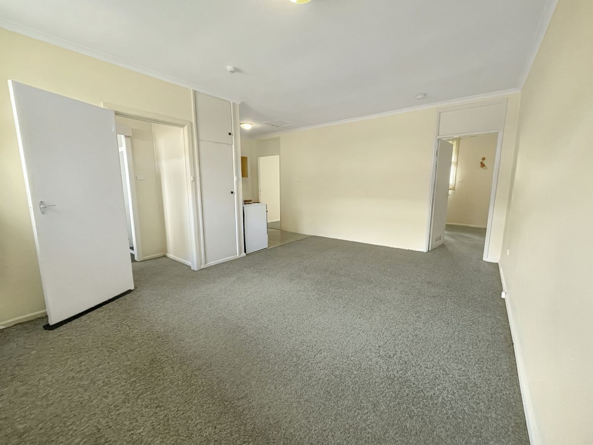 50/9 Yulin Avenue, Cooma - image 2