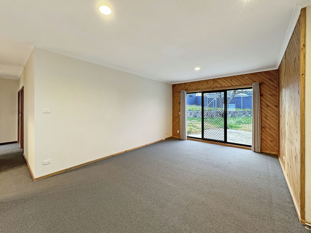 4 Amaroo Street, Cooma - image 3