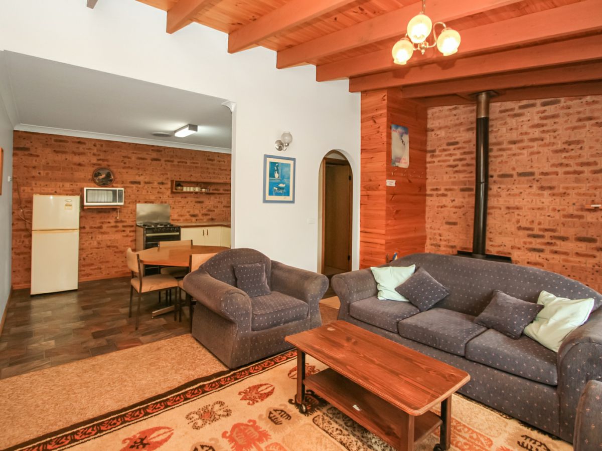 1/5 Thowra Close, Berridale - image 3