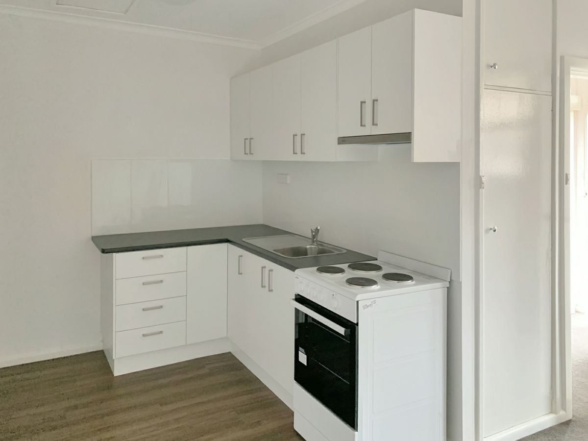42/9 Yulin Avenue, Cooma - image 1