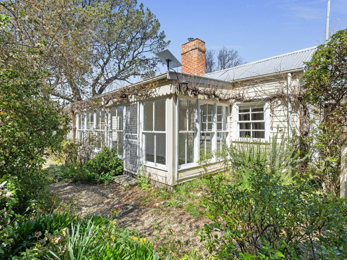23 Lambie Street, Cooma - image 2