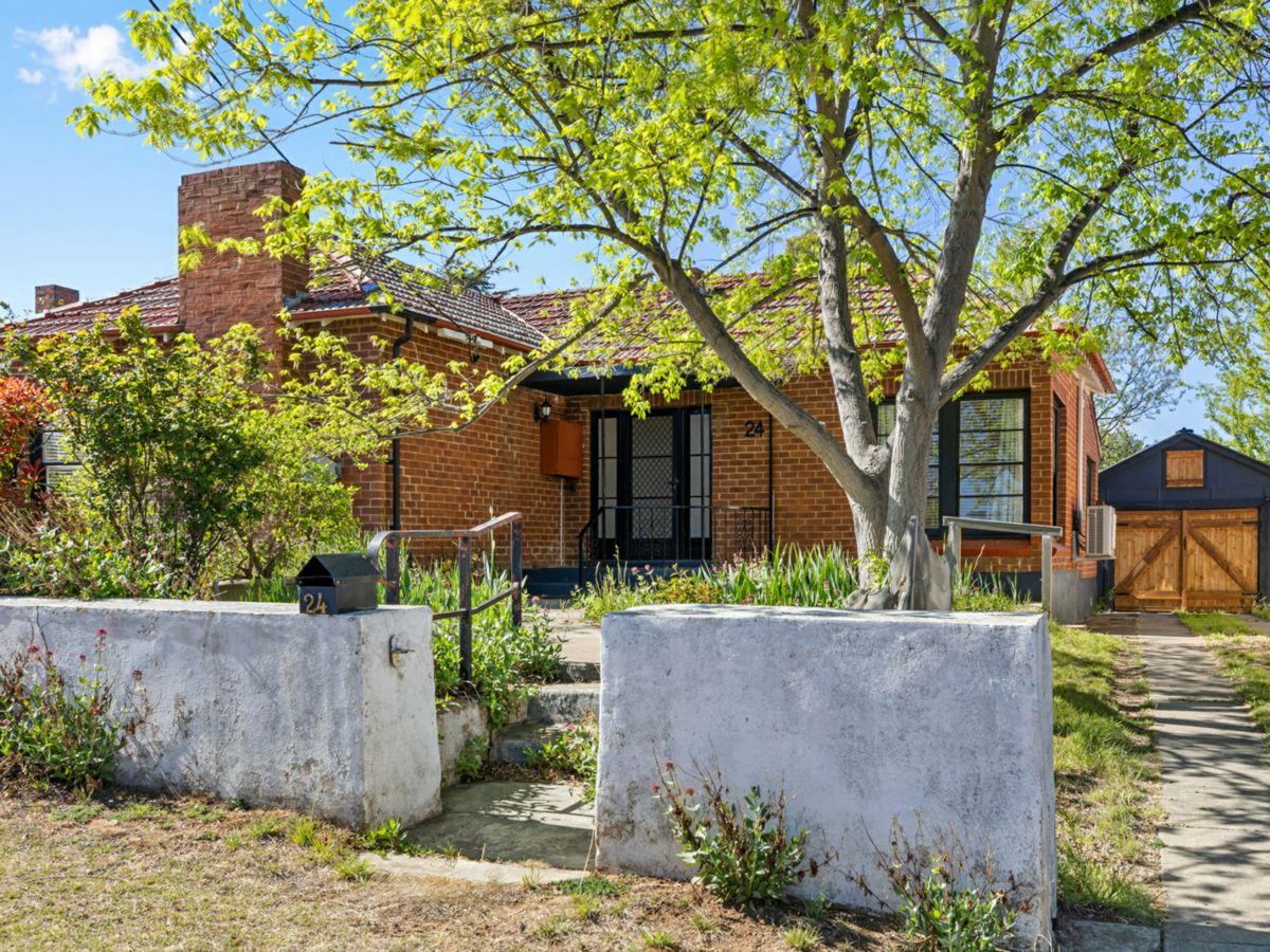 24 Commissioner Street, Cooma - image 1