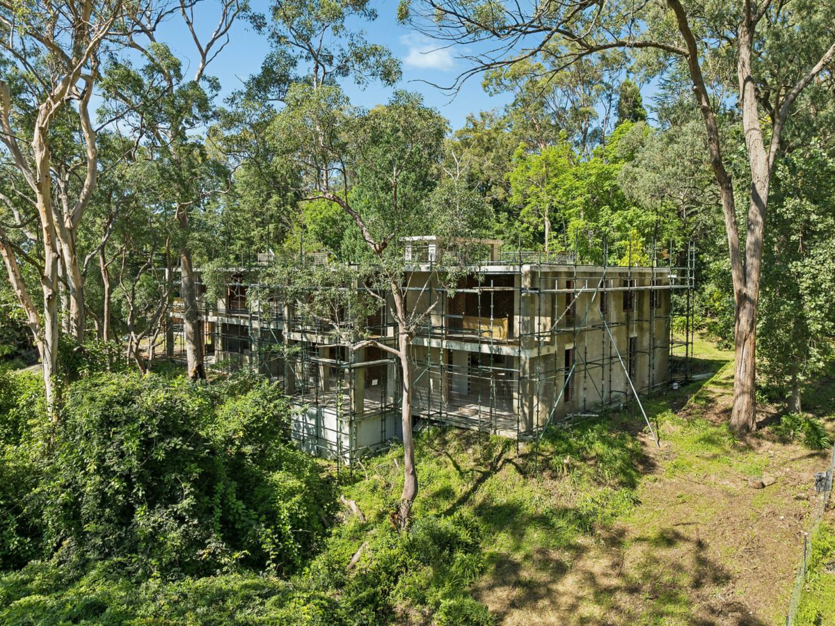 16 Ellison Road, Springwood - image 2