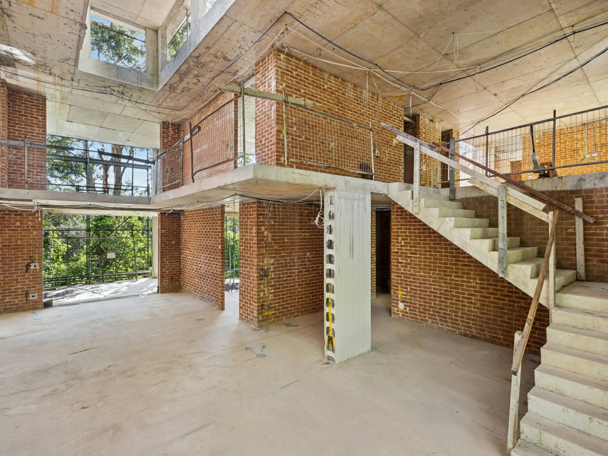 16 Ellison Road, Springwood - image 3