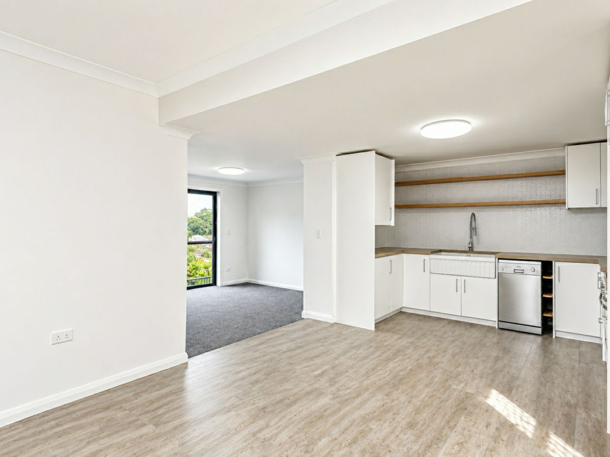 8/16 Kalinda Road, Bullaburra - image 1