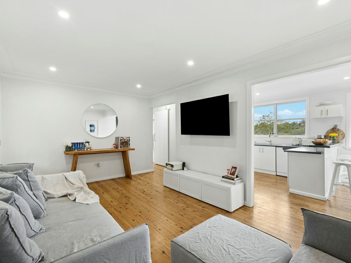 24 Parkes Crescent, Faulconbridge - image 1