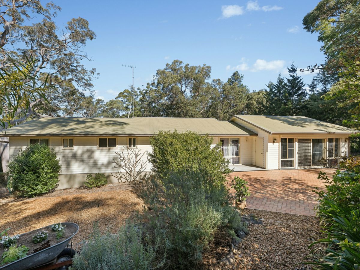 11 Waratah Road, Warrimoo - image 1