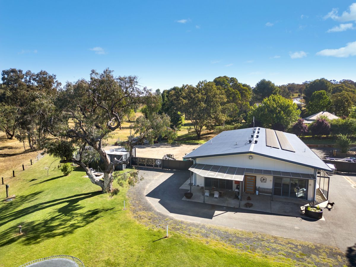 92 Packham Drive, Molong - image 1