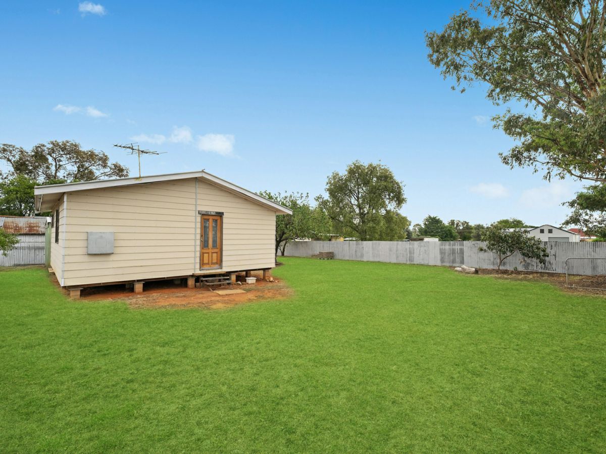 16 Keay Street, Cumnock - image 1